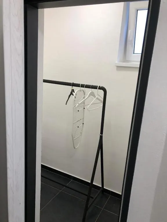 Apartmans For 2 Or 6 Peoples 12 Min By Walk From The Center Brno 0*,