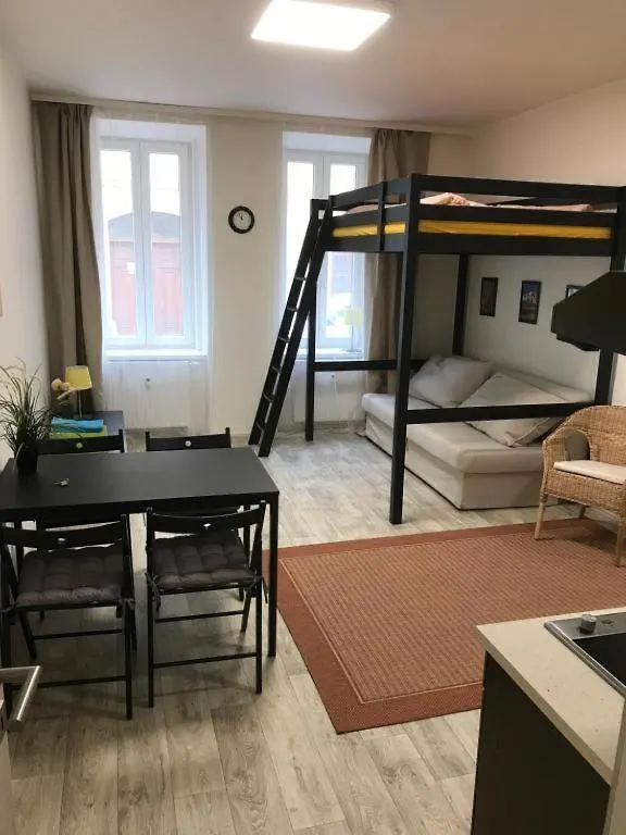 Apartmans For 2 Or 6 Peoples 12 Min By Walk From The Center Brno
